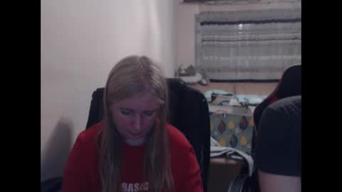 JenisAndPeter online show from 05/05/26, 07:33