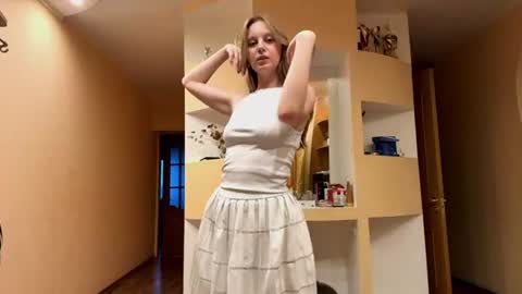Jen online show from 06/27/26, 04:34