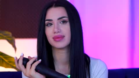 jenna_day online show from 11/19/25, 05:18