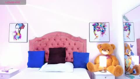 Snapshot of jenna_windsor chatting on 01/25/25, 06:24 Jenna online show from 01/25/25, 06:24