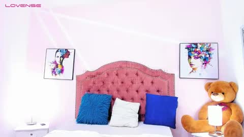 Snapshot of jenna_windsor chatting on 01/30/25, 08:10 Jenna online show from 01/30/25, 08:10