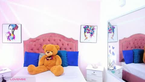 Snapshot of jenna_windsor chatting on 02/09/25, 01:14 Jenna online show from 02/09/25, 01:14