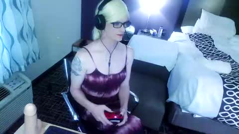 Snapshot of jennacd4life chatting on 12/25/24, 10:05 Jenna Cross online show from 12/25/24, 10:05