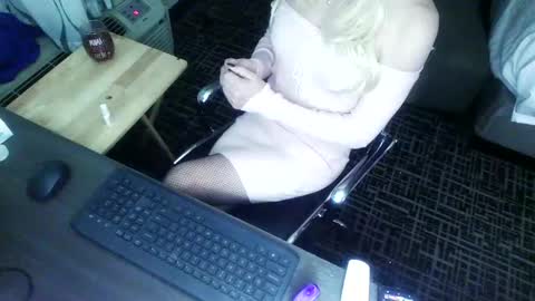 Snapshot of jennacd4life chatting on 01/01/25, 02:09 Jenna Cross online show from 01/01/25, 02:09