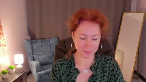 Snapshot of jennali1 chatting on 06/12/26, 04:00 Jenna online show from 06/12/26, 04:00