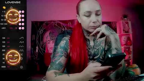 Snapshot of jennalovvee chatting on 10/29/25, 03:31 Mrs. Jenna online show from 10/29/25, 03:31