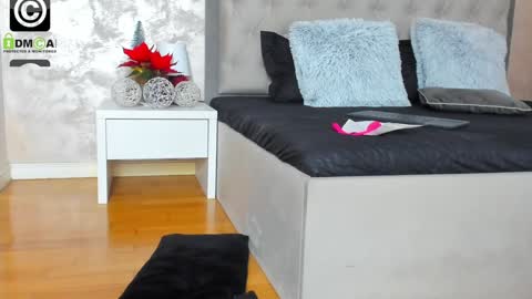 JennaMyers online show from 12/23/24, 11:17