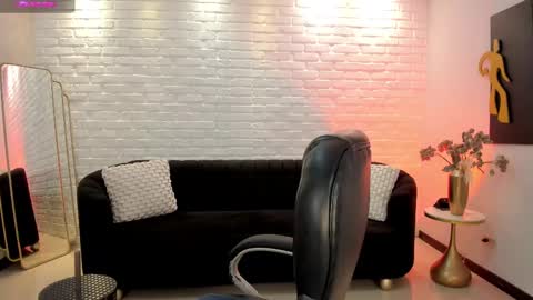 Snapshot of jennaolson chatting on 02/27/25, 05:58 Jenna Olson online show from 02/27/25, 05:58