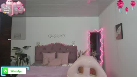 Snapshot of jenner_tay chatting on 12/15/24, 11:55 jenner online show from 12/15/24, 11:55