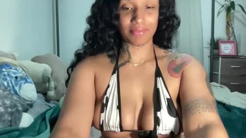 Snapshot of jenni_cash chatting on 02/06/25, 07:45 Mistress Jenni online show from 02/06/25, 07:45