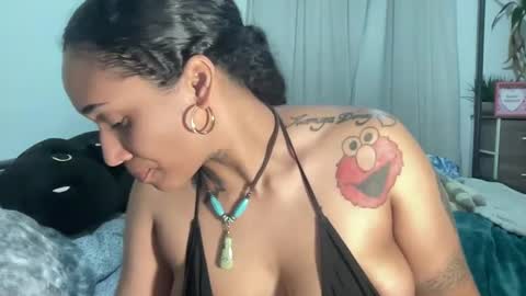 Snapshot of jenni_cash chatting on 02/19/25, 06:55 Mistress Jenni online show from 02/19/25, 06:55