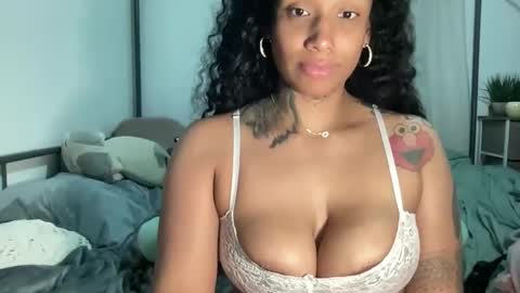 Snapshot of jenni_cash chatting on 03/06/25, 09:14 Mistress Jenni online show from 03/06/25, 09:14