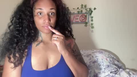 Snapshot of jenni_cash chatting on 09/21/25, 07:21 Mistress Jenni online show from 09/21/25, 07:21
