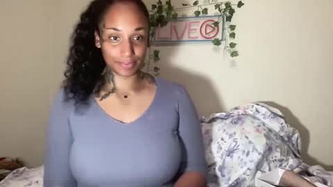 Snapshot of jenni_cash chatting on 09/23/25, 12:35 Mistress Jenni online show from 09/23/25, 12:35