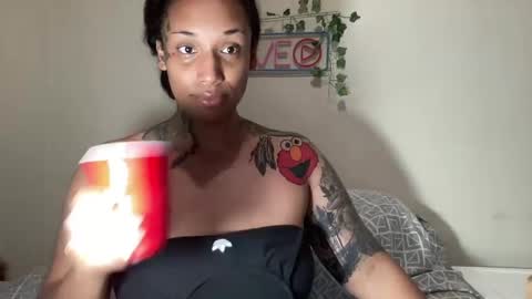 Snapshot of jenni_cash chatting on 09/28/25, 12:27 Mistress Jenni online show from 09/28/25, 12:27