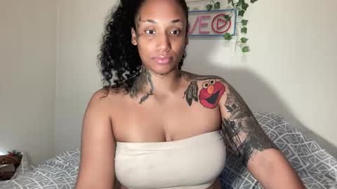 Snapshot of jenni_cash chatting on 09/30/25, 11:21 Mistress Jenni online show from 09/30/25, 11:21