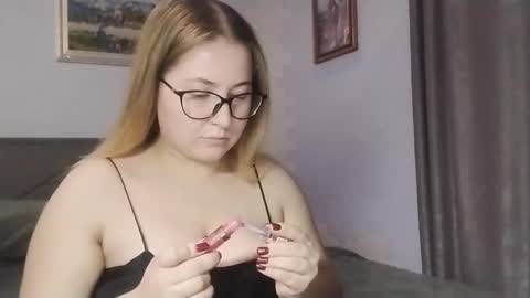 Nicol online show from 12/21/25, 08:27