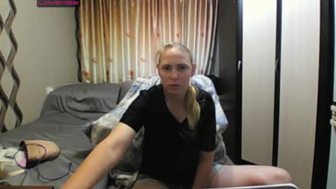 Snapshot of jennideep chatting on 06/14/26, 12:18 JenniDeep online show from 06/14/26, 12:18