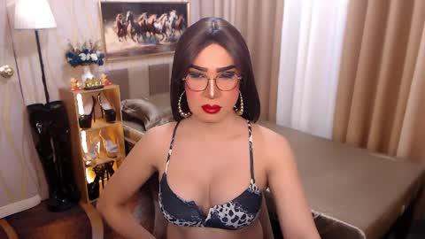 jenniegarcia online show from 04/26/26, 04:48