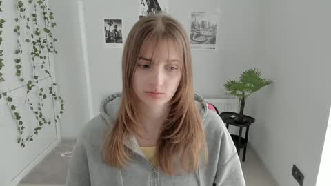 Snapshot of jenniestar chatting on 04/25/26, 12:08 Karla online show from 04/25/26, 12:08