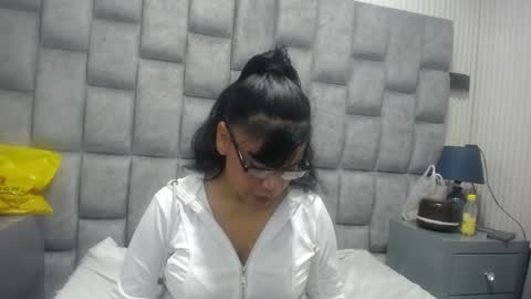 Jennifer online show from 03/30/26, 08:54