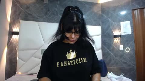 Jennifer online show from 04/23/26, 10:56