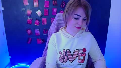 Snapshot of jennifer_cuttie chatting on 02/17/26, 12:56 Jennifer online show from 02/17/26, 12:56