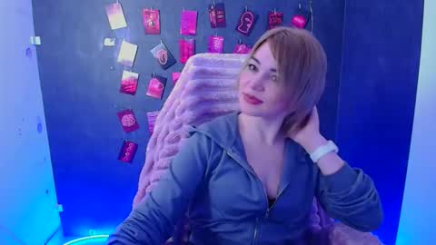 Snapshot of jennifer_cuttie chatting on 02/18/26, 06:53 Jennifer online show from 02/18/26, 06:53