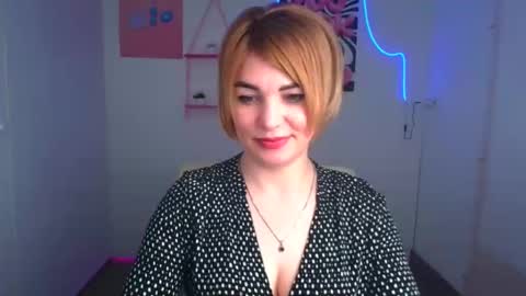 Jennifer online show from 04/15/26, 06:53