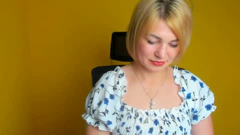 Snapshot of jennifer_cuttie chatting on 07/17/26, 06:20 Jennifer online show from 07/17/26, 06:20