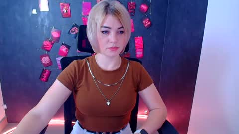 Snapshot of jennifer_cuttie chatting on 08/04/26, 11:35 Jennifer online show from 08/04/26, 11:35