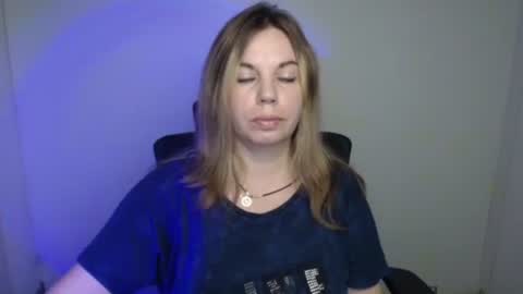 Snapshot of jennifer_moree chatting on 09/18/25, 12:18 Jennifer online show from 09/18/25, 12:18