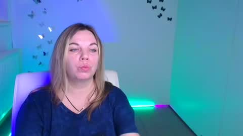 Snapshot of jennifer_moree chatting on 10/03/25, 06:10 Jennifer online show from 10/03/25, 06:10
