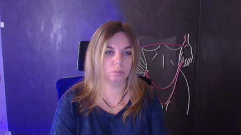 Snapshot of jennifer_moree chatting on 10/07/25, 07:27 Jennifer online show from 10/07/25, 07:27