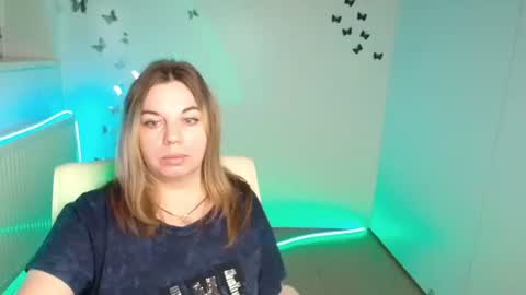 Snapshot of jennifer_moree chatting on 10/17/25, 06:16 Jennifer online show from 10/17/25, 06:16