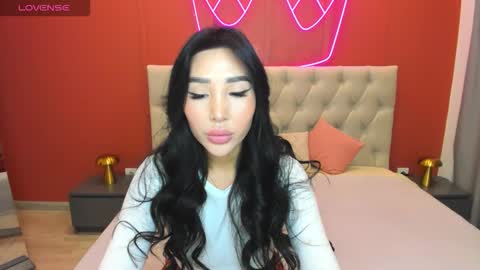 Jennifer online show from 10/01/25, 06:19