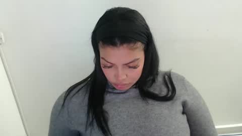 Snapshot of jennifer_oliveira chatting on 09/10/25, 04:23 Jenn 3 online show from 09/10/25, 04:23