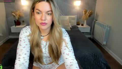 Jennifer Perezz online show from 04/13/26, 09:48