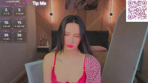 Snapshot of jennifer_richh chatting on 06/08/26, 01:28 jennifer online show from 06/08/26, 01:28