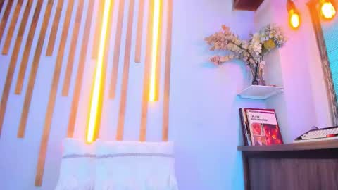 Jennifer vega  online show from 11/06/25, 12:44