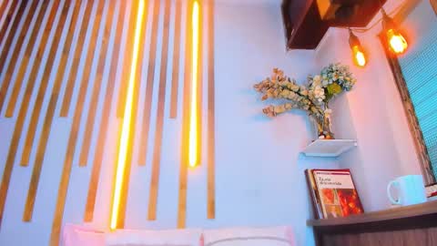 Jennifer vega  online show from 11/08/25, 12:11