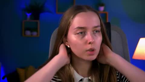 Jennifer online show from 09/08/25, 08:52