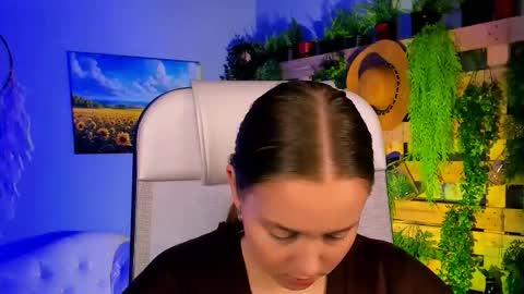 Jennifer online show from 10/14/25, 03:13