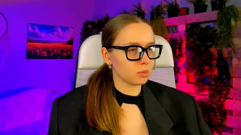 Jennifer online show from 02/03/26, 05:07