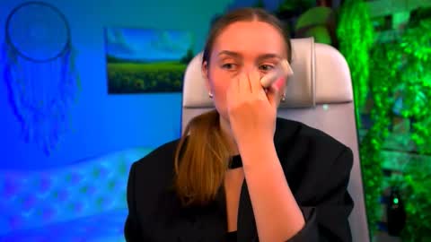 Jennifer online show from 02/22/26, 07:12