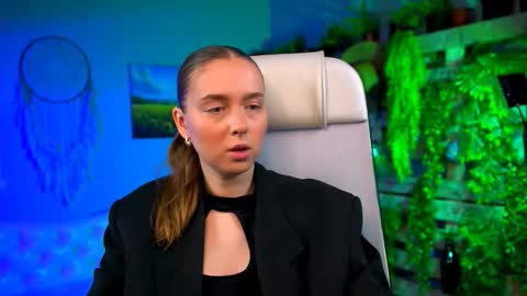 Jennifer online show from 02/24/26, 07:23