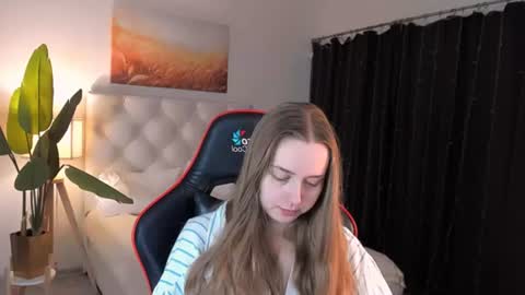 Snapshot of jennifergraces chatting on 07/01/26, 01:45 Jennifer online show from 07/01/26, 01:45