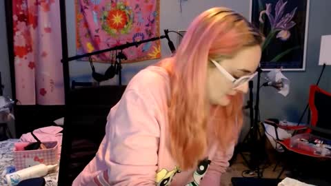 Snapshot of jennifergwen chatting on 03/05/25, 01:31 Jennifer Gwen online show from 03/05/25, 01:31