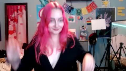 Snapshot of jennifergwen chatting on 11/18/25, 02:17 Jennifer Gwen online show from 11/18/25, 02:17