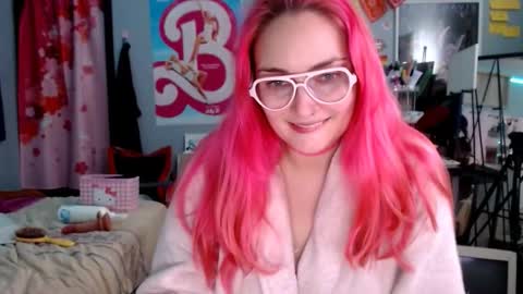 Snapshot of jennifergwen chatting on 12/03/25, 02:30 Jennifer Gwen online show from 12/03/25, 02:30